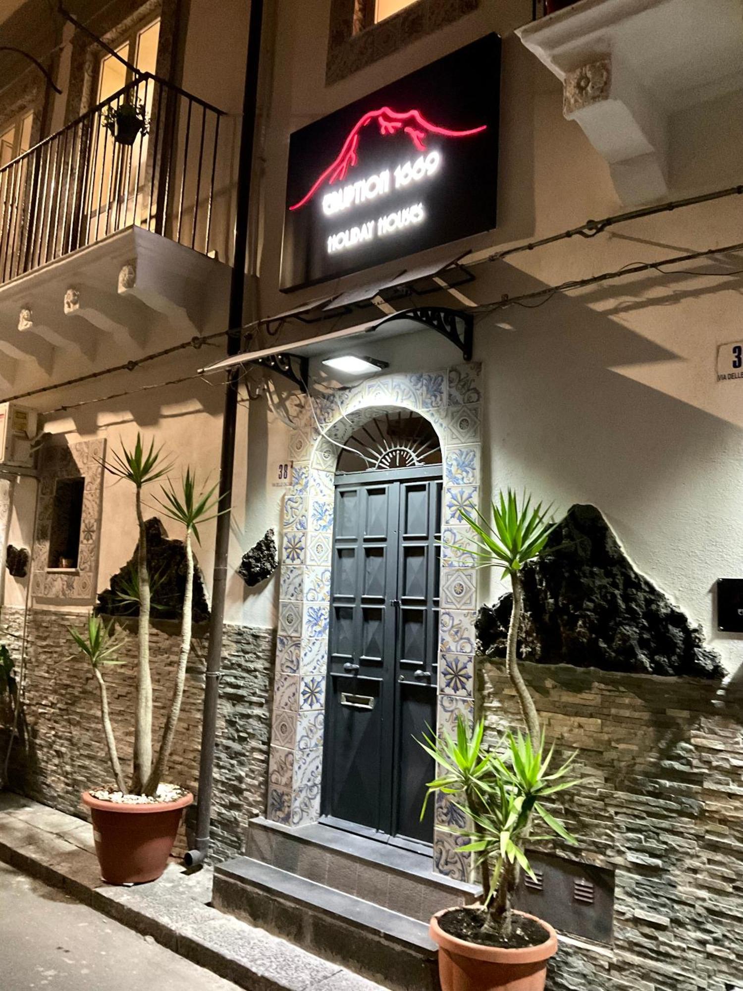 Eruption1669 Apartment Catania Bagian luar foto
